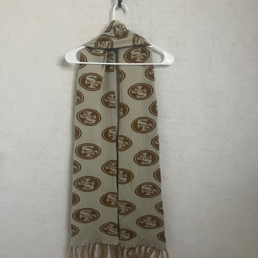 WEAR by Erin Andrews San Fancisco 49ers Scarf - Picture 2 of 5